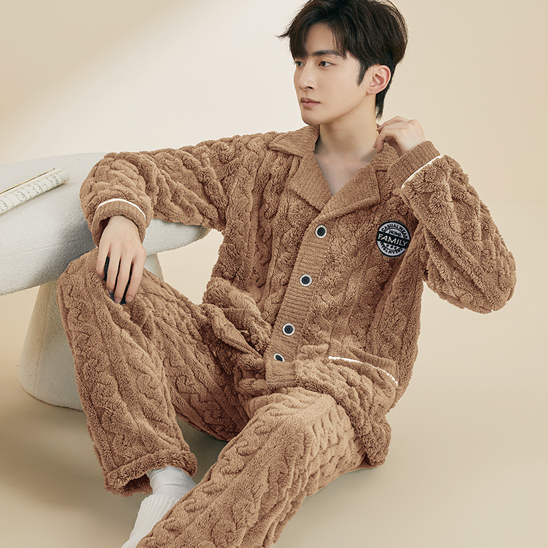 남자 잠옷 남자의 겨울 두꺼운 플란넬 가을과 겨울 산호 양털 세트 봄과 가을 긴 소매 홈 옷 플러스 사이즈 가을
