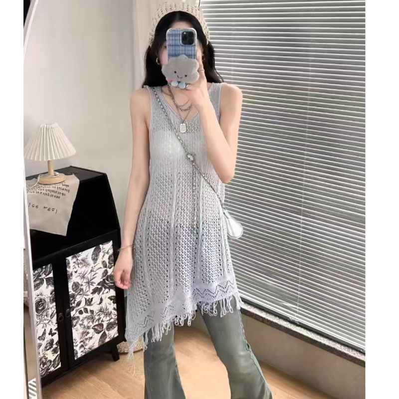 Hollow V Neck Knitted Vest Blouse, Loose and Slimming Look, Versatile Design, Long Top for Women in Summer Hollow V Neck Knitted Vest Blouse, Loose and Slimming Look, Versatile Design, Long Top for Women in Summer