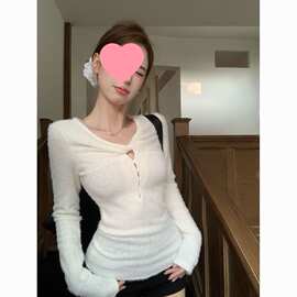 毛绒纯欲风领扭结镂空长袖修身恤女秋冬别致减龄显瘦上衣女