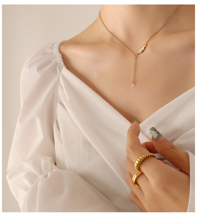 Mode Quaste Solitaire Halskette Weibliche White Sea Shell Schlüsselbein Kette Titan Stahl display picture 1