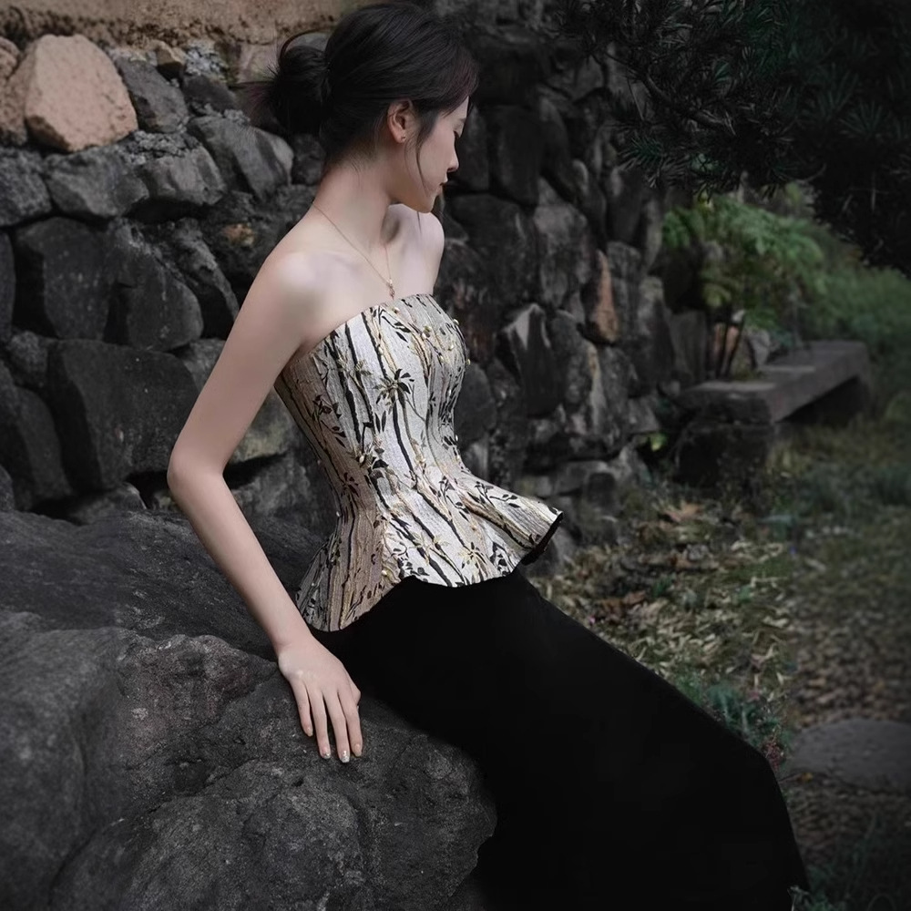 Đầm dạ hội đuôi cá không dây, thiết kế sang trọng, tôn dáng — Kiểu ống ngực màu đen, Kiểu quây ngực màu đỏ rượu