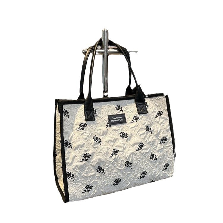 Large capacity shoulder bag women's 2024 summer new fashion commuter bag casual all-match portable tote bag