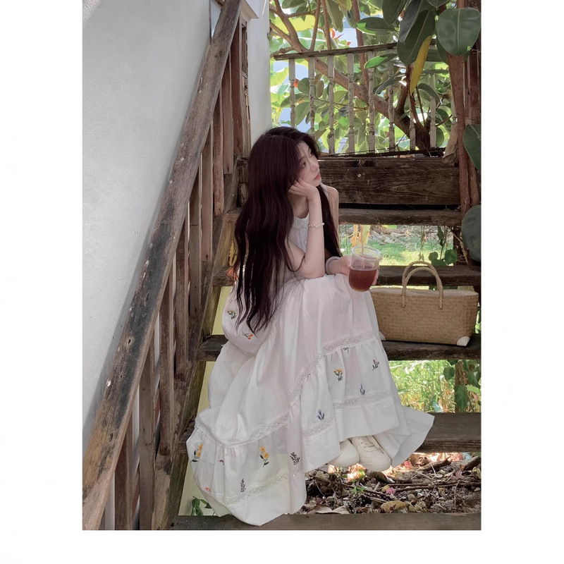 Island Holiday 2025 Summer New Casual Retro Embroidered Lace Stitching dress Women Island Holiday 2025 Summer New Casual Retro Embroidered Lace Stitching dress Women