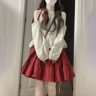 �ɼ����b��ϵ����С���ӈA�I¶�粨�c�r��Ů�W������tɫ������ȹ