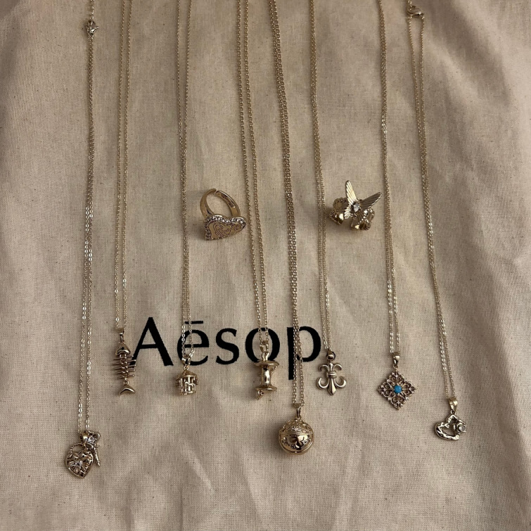 Collection of French-Style Micro-Inlaid Zircon Coffee Gold Necklaces, Same Style as Japanese and Korean Bloggers, Popular on Xiaohongshu Collection of French-Style Micro-Inlaid Zircon Coffee Gold Necklaces, Same Style as Japanese and Korean Bloggers, Popular on Xiaohongshu