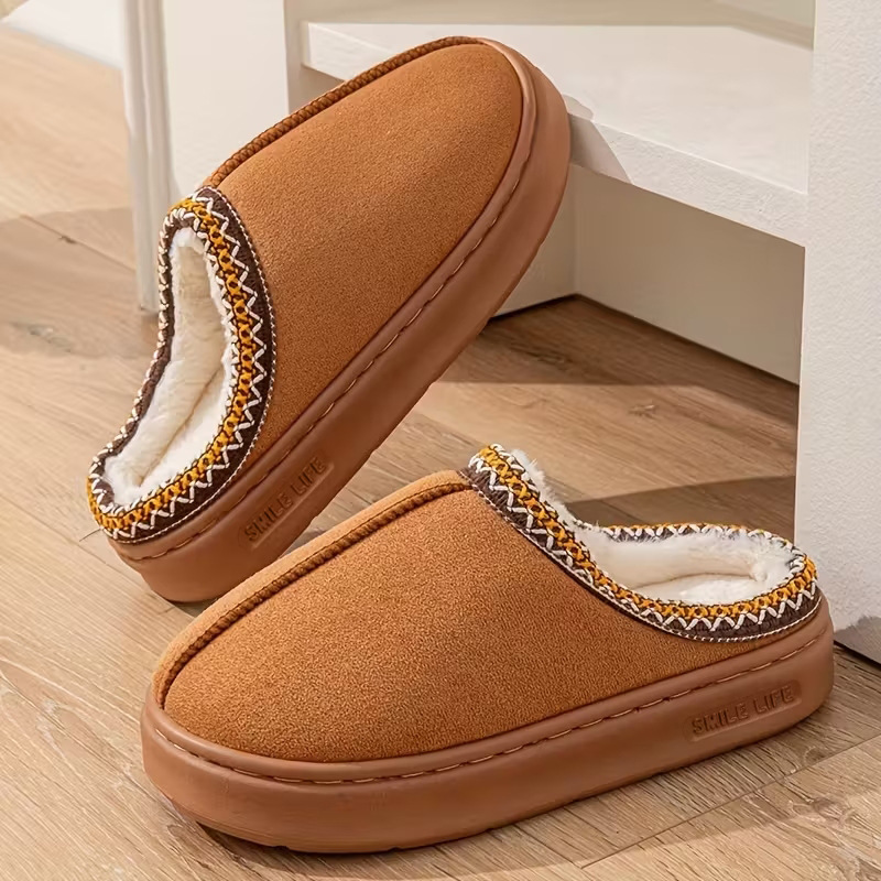 Zapatos de algodón invierno para mujer más trapeador de algodón transfronterizo de terciopelo botas cortas gruesas de gran tamaño nuevas botas de nieve a prueba de frío botas de algodón de mujer cálidas de suela suave