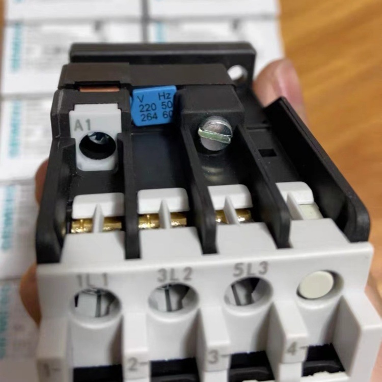 西门子国产交流接触器 3TS55110XC2额定电流300A 交流电压AC24V