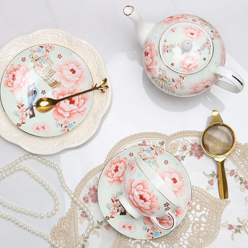 Nuevo juego de tazas y platillos de café de flores de té de flores retro, fresco y moderno, juego de té de la tarde británico, caja de regalo, taza de agua