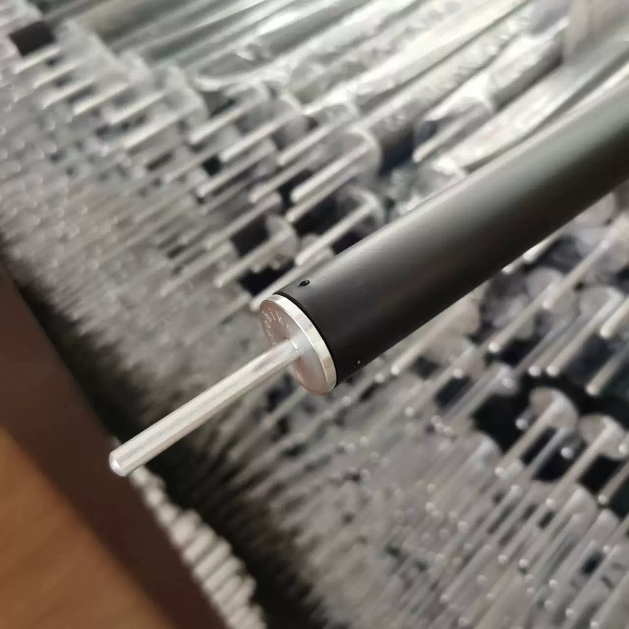 Производитель поставляет на заказ алюминиевые опоры для боковых тентов автомобилей, опоры для навесов, опоры для поддержки навесов, портативные кронштейны для навесов.