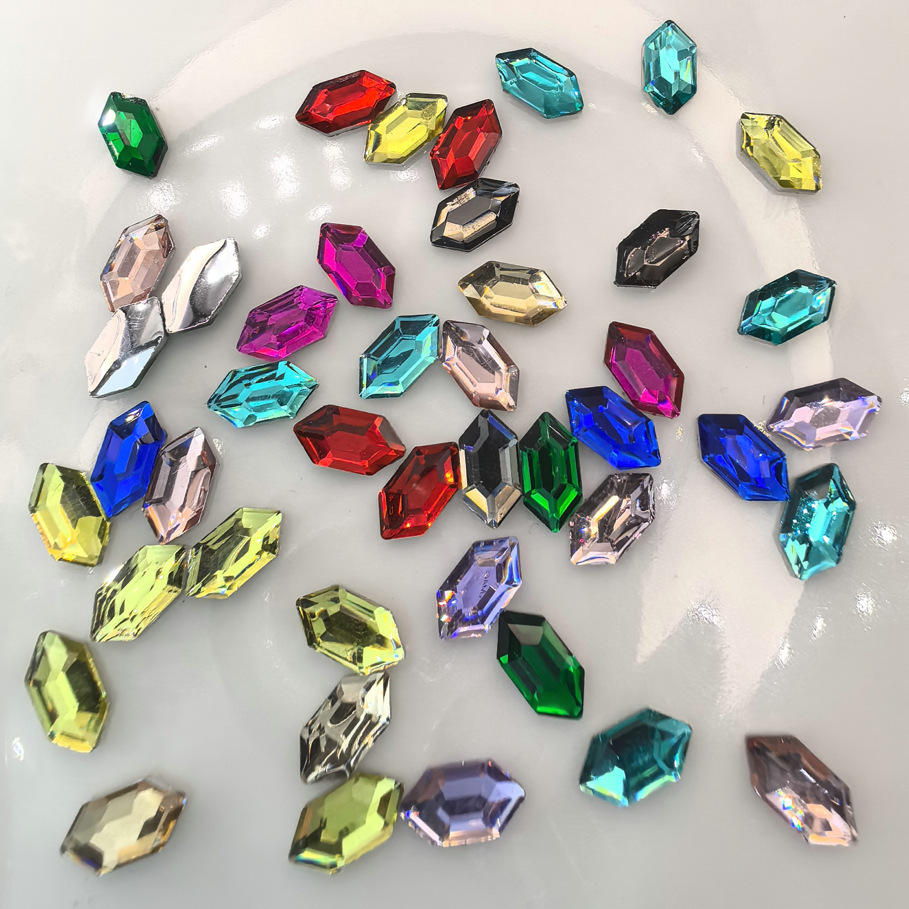 双尖美甲钻石彩钻美甲钻平底异形幻彩七彩指甲钻批发0003.j