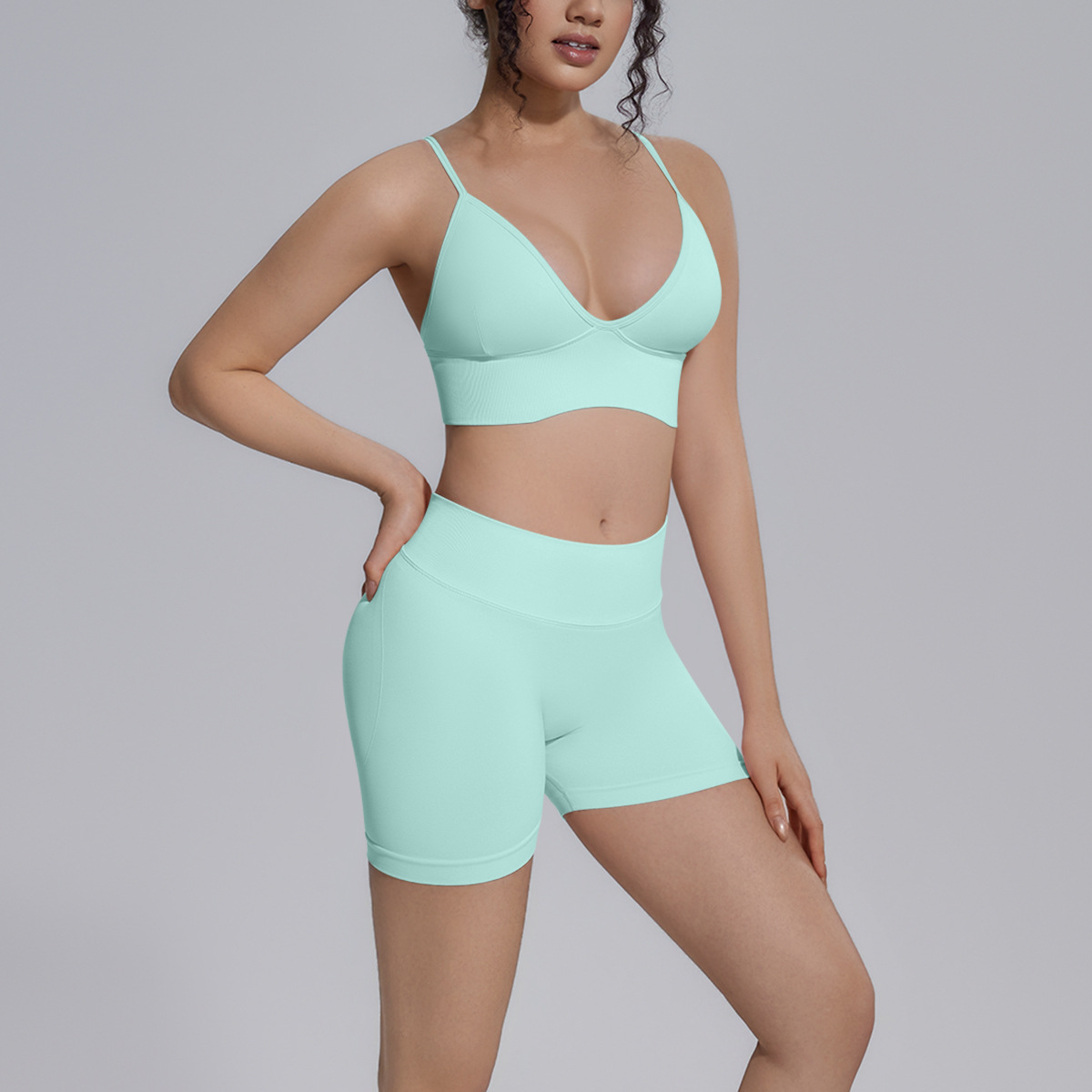 Nuevo cross-border sin costuras color sólido hermoso de espalda alta elástica ropa de entrenamiento de yoga apretada cuatro piezas juego de ejercicio ejercicio ejercicio ejercicio