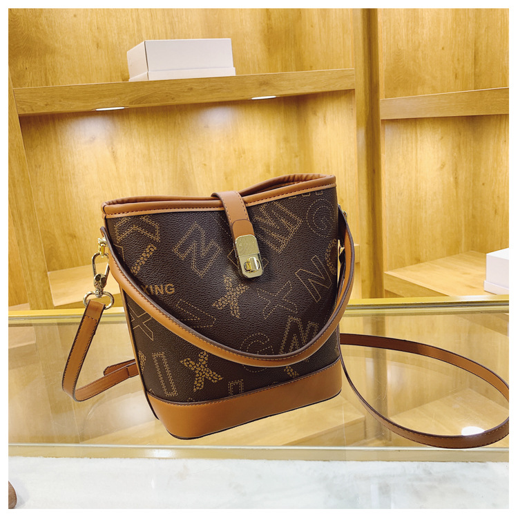 Borsa a tracolla monospalla classica versatile di vendita calda da donna 2023 con lettera stampata nuova_voghion.com