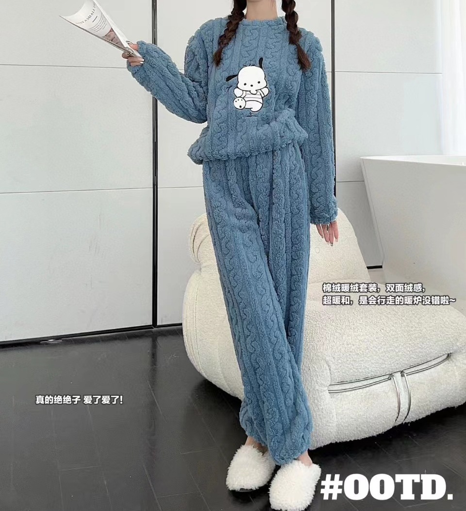 Crescent City Peach Little Fragrant Coral Velvet Pijama Mujer Invierno jacquard Shutton Velvet Espesar Butterfly Warm Set