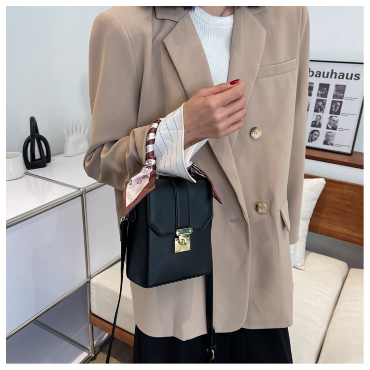 Spring Women's Messenger Fashion Ribbon Mobile Phone Bag display picture 4