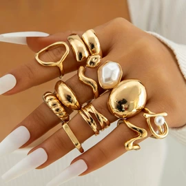 项链;戒指;耳环