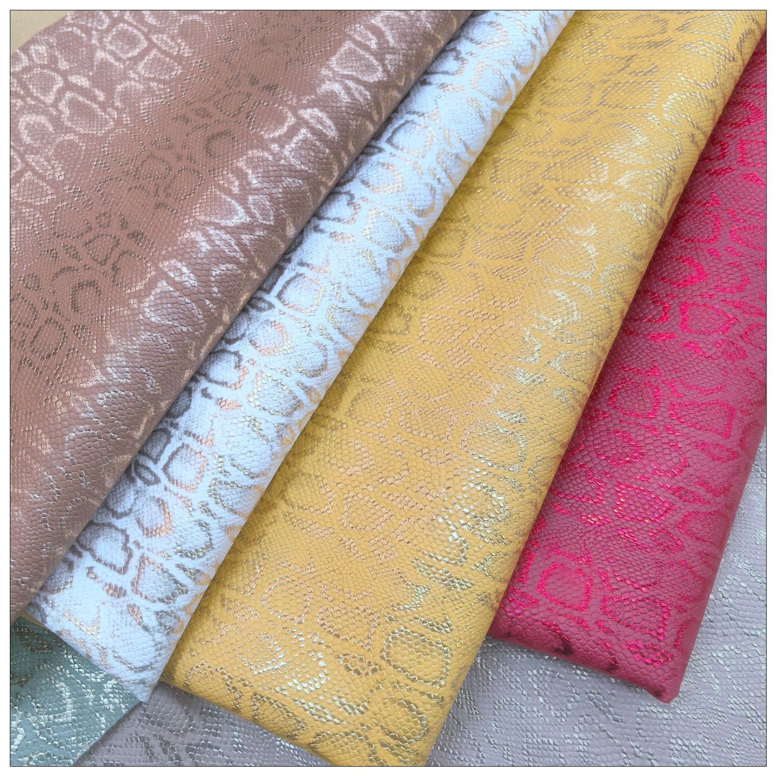 New Offline Hot-Selling Pu Leather Snake-Pattern Artificial Fabric Eu Environmentally Friendly Ready-Stock Wholesale Leather for Bags and Shoes