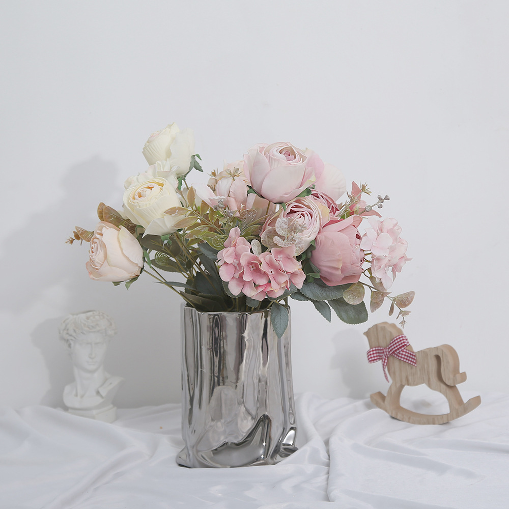 Flores falsas, flores falsas, jardines románticas, adornos de dormitorio, mesa de comedor, ramo de flores falsas.