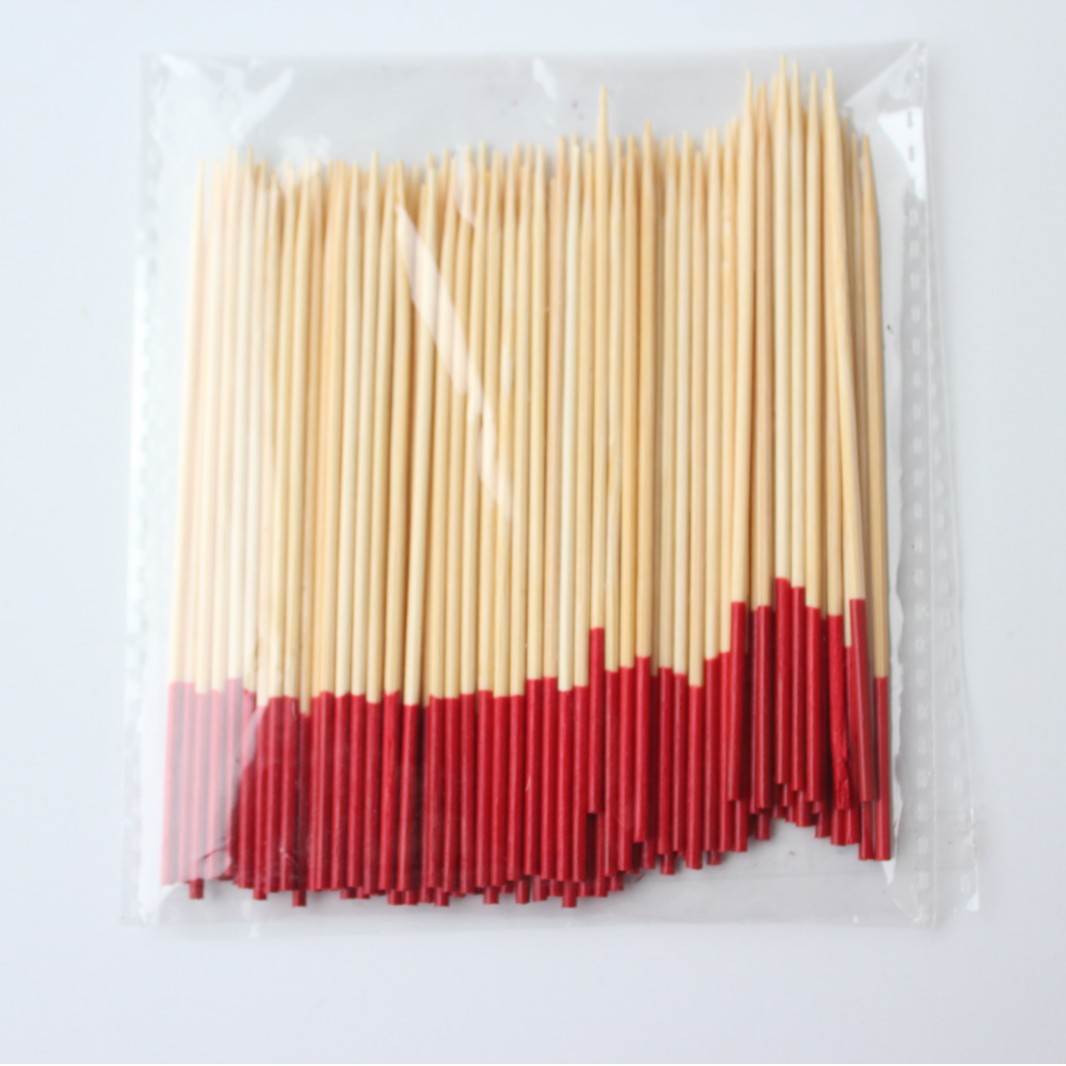 Fábrica de frutas de color palillo de dientes largo desechable hogar portátil enchufe de fruta de bambú restaurante sola cabeza flor palo multi-especificación