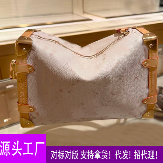 New Genuine Leather Three-Color Series Gu Ailing Soft Box Crossbody Bag Couple Style Embossed Box Bag Fashionable Shoulder Bag