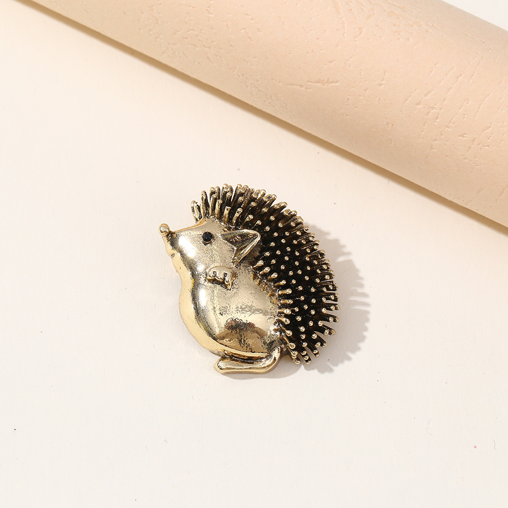 Cross-Border Cute Enamel Oil-Drip Hedgehog Brooch, Eco-Friendly Alloy, Fashionable Versatile Animal Anti-Exposure Brooch Wholesale
