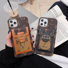レトロな斜め掛けカードホルダー付きスマホケース、トレンドブランドのストラップ付き、iPhone17Promax対応、軽量高級感のあるApple16保護ケース