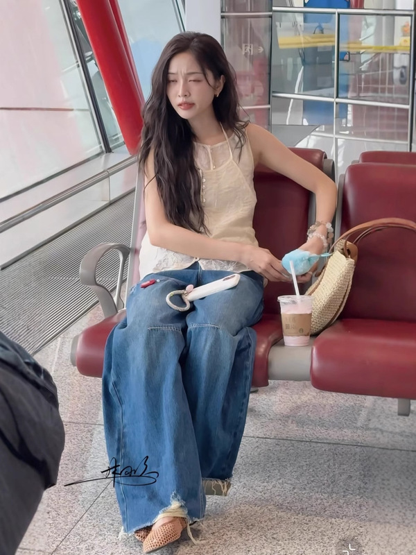 【现货】吴宣仪同款米杏色吊带背心套装女新款宽松显瘦无袖上衣|undefined