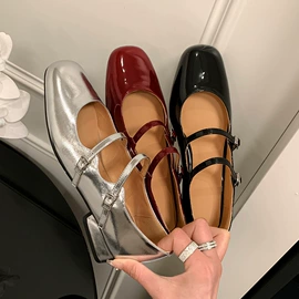 女式时装单鞋;女式皮靴;高跟凉鞋