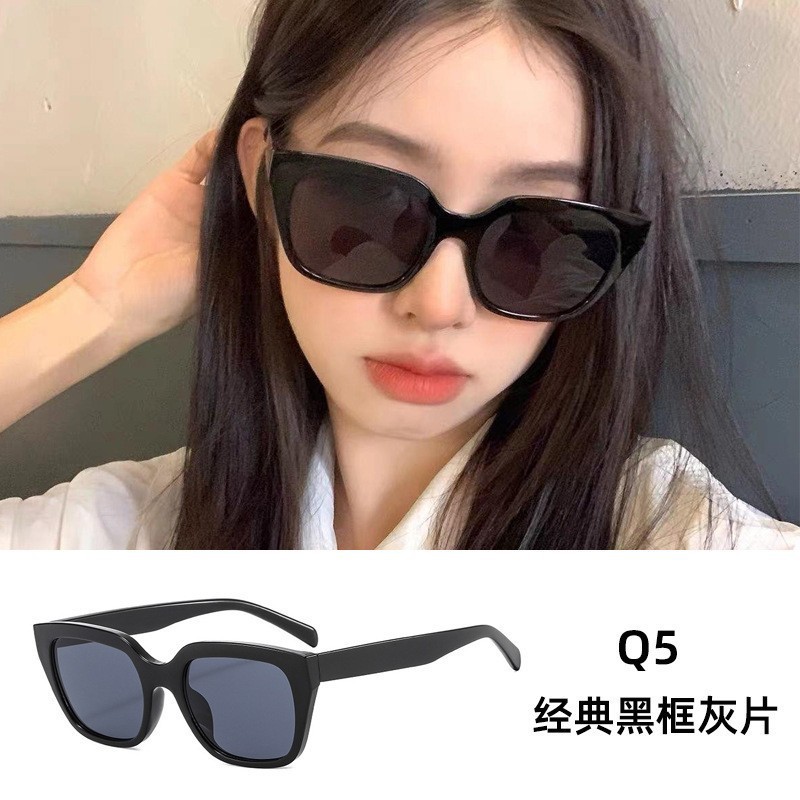 Gafas de sol para mujer, modelo 2026, con tres puntos, de plástico negro, modernas en redes sociales, estilo europeo y americano.