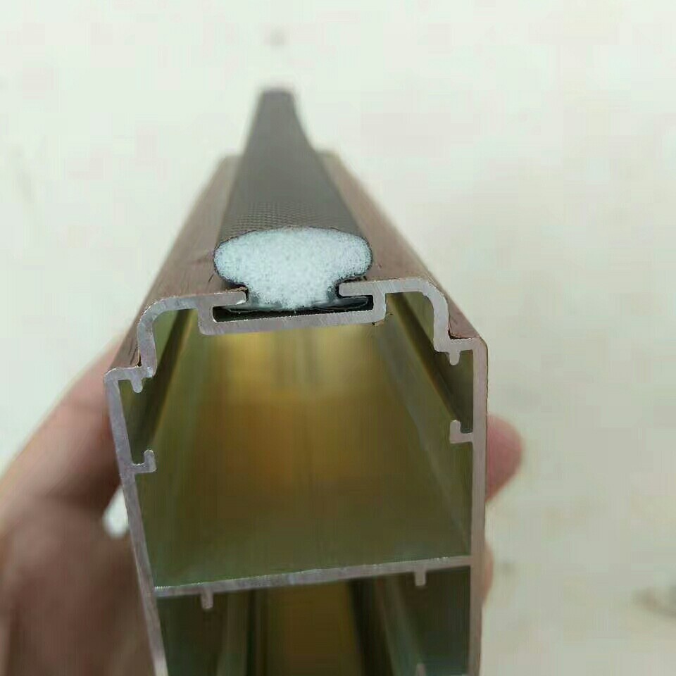 厂家直销：移门pu包覆穿插防撞条 衣柜移门防撞条 布包海绵条1