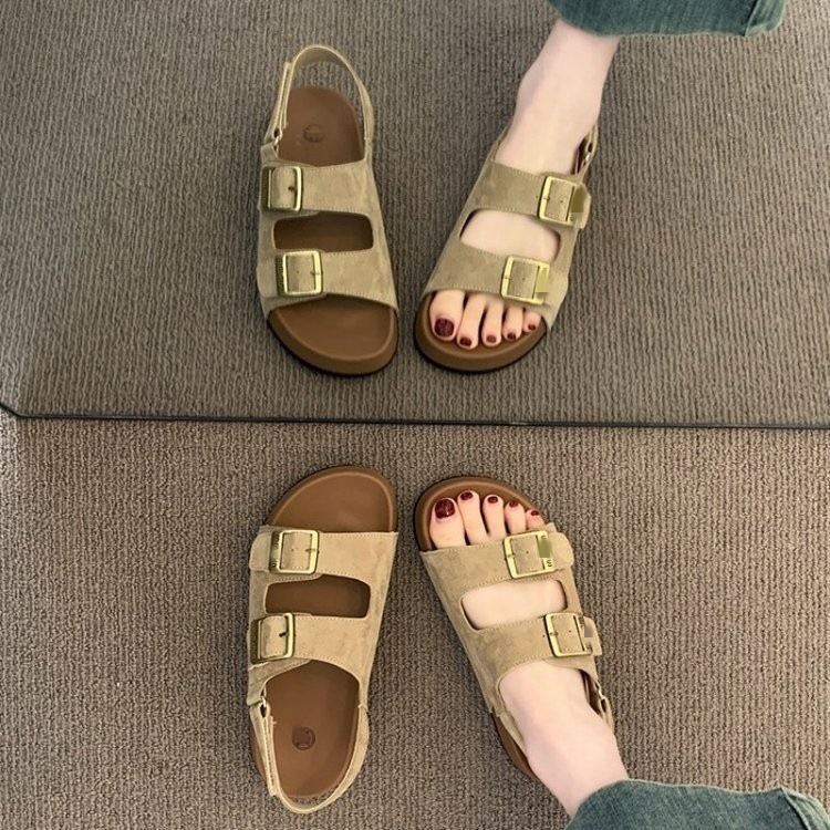 Sandallas de sol grueso para mujeres 2026 nuevo estilo de verano super caliente versátil no cansado pies de playa zapatos romanos de mujer