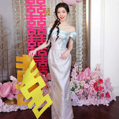 新しい中国式の朝の服の女性の花嫁の結婚の婚約のドレスは軽くて豪華です。