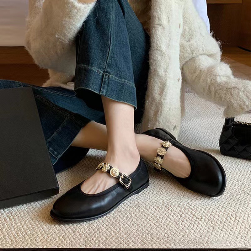 小香风珐琅徽章扣一字带玛丽珍鞋2025新款复古平底浅口芭蕾舞鞋女