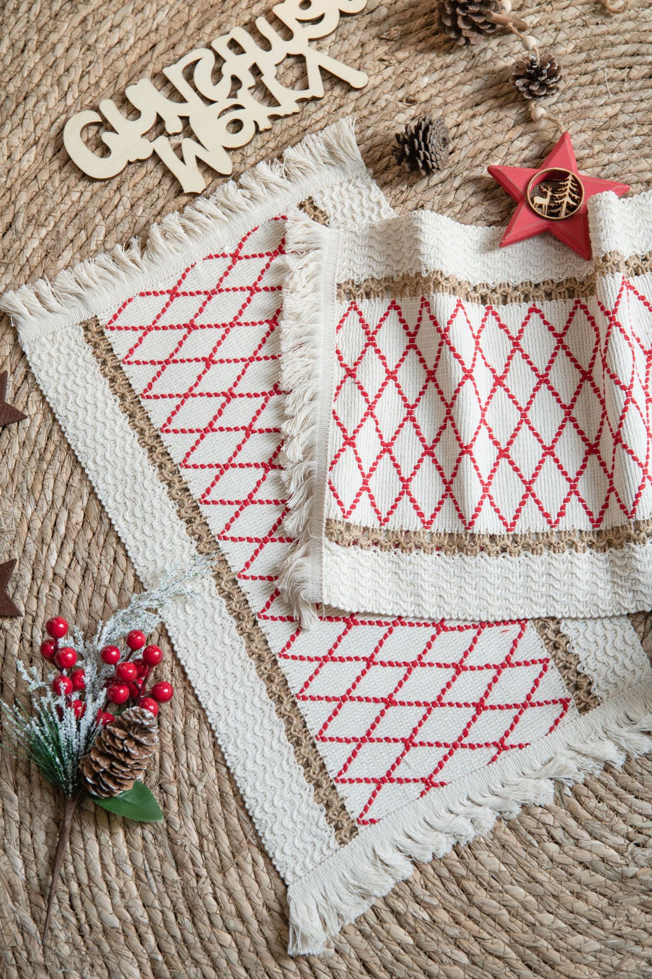 红菱形麻绳餐垫