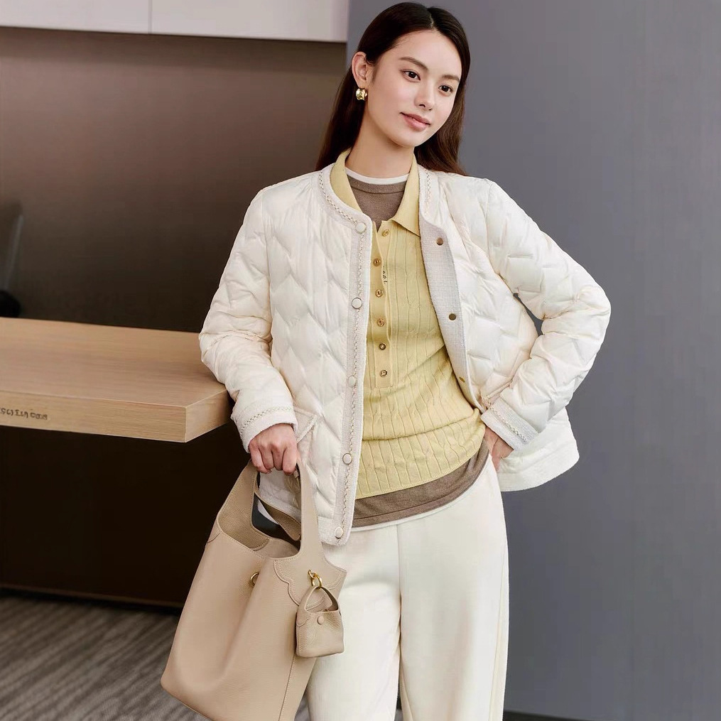 2025年冬季新款小香风羽绒服短款90鸭绒  简约百搭保暖格纹外套女