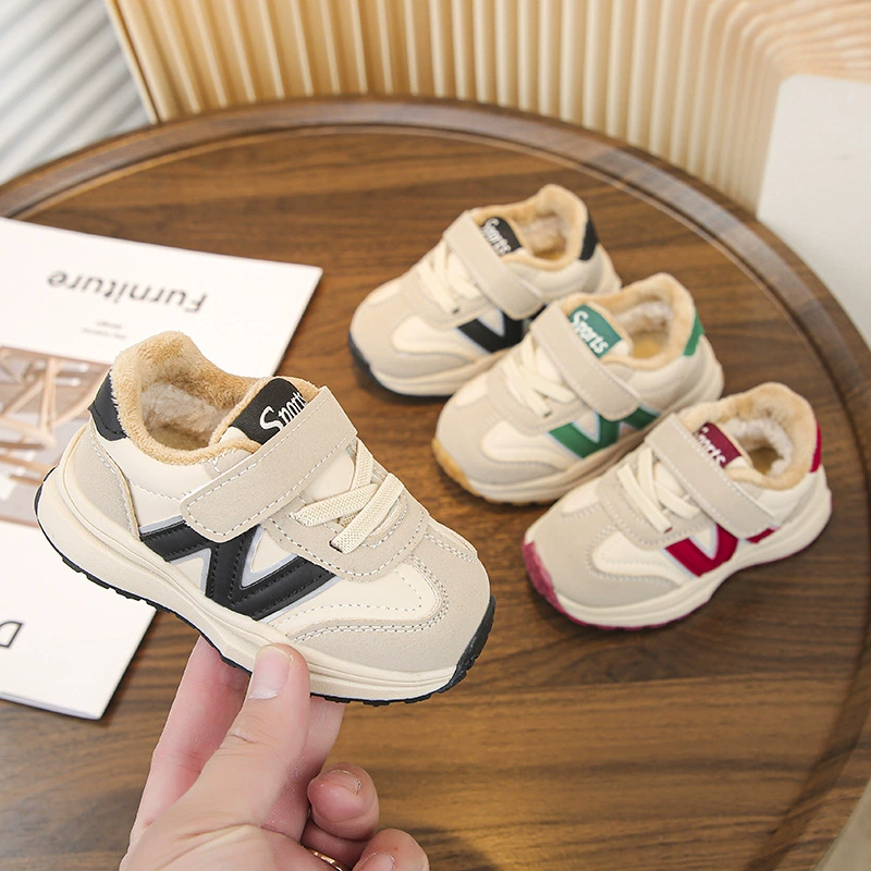2024 зимняя новая корейская версия мягкой подошвы для детей с бархатом теплые кроссовки для мужчин и женщин повседневная обувь для бега оптом