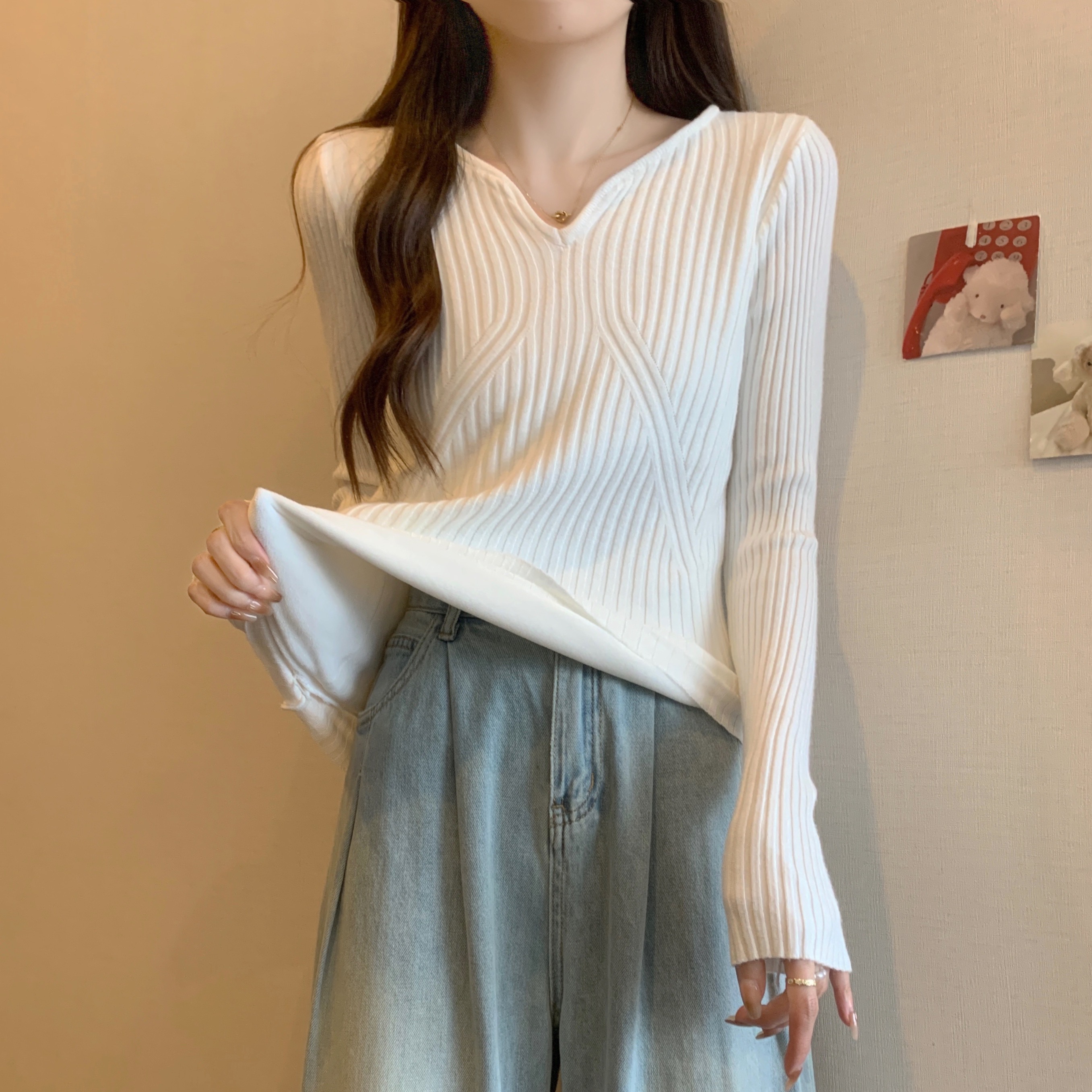기모 두꺼운 V 넥 니트베이스 셔츠 여성용 가을과 겨울 웨스턴 스타일 내부 스웨터 플러스 사이즈 통통녀 따뜻한 슬림 탑