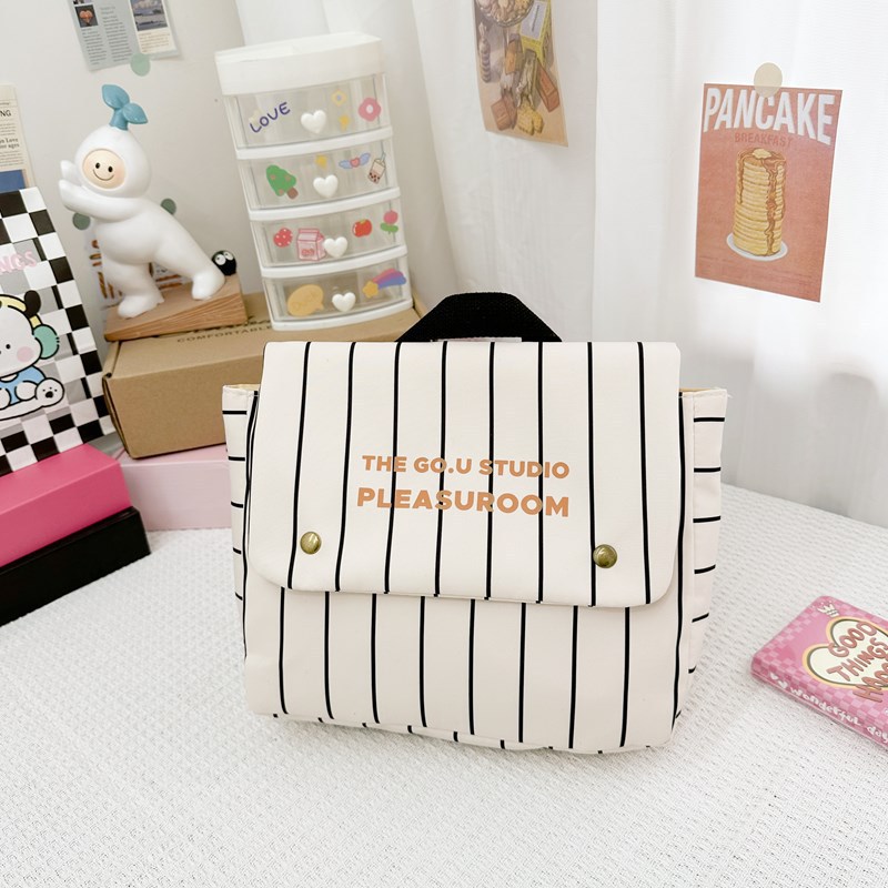 2025 primavera y verano estilo caliente moda casual niños dulces bolsa de gelatina mini bolso de mensajero de un solo hombro variedad al por mayor