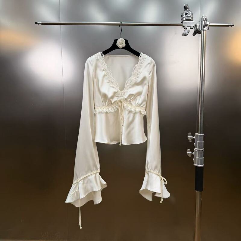 2026 Spring French Court Style Lace Blouse V-Neck Flared Sleeves Tie-Up Pure Desire Ins-Style Acetate Top Cross-Border