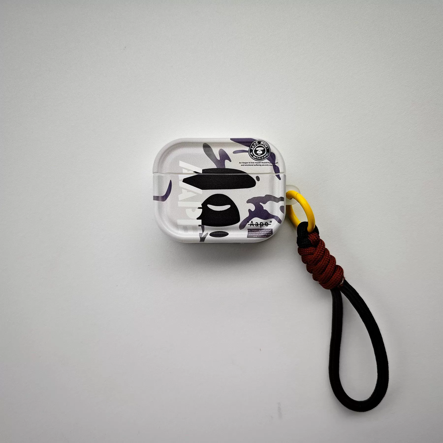 Защитный чехол BAPE Ape для AirPods (с шейным шнуром) — совместим с AirPods 1/2/3/4 & Pro/Pro2/Pro3