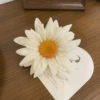 Milky white hairpin (AA2051)