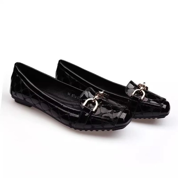 2025 Spring and Summer Shallow Soft Leather Soft Bottom Mother Shoes All-match Women's Leather Shoes Round-toe Casual Breathable Work Shoes