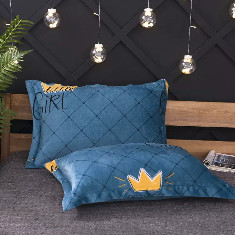 Coral flannel double-sided warm pillowcase for beloved for adults