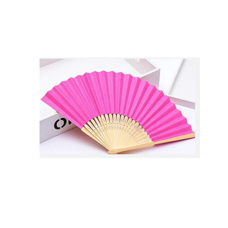 Abanico de boda de venta caliente transfronterizo Abanico de papel de hueso de bambú tallado liso de color caramelo Abanico de papel de bricolaje