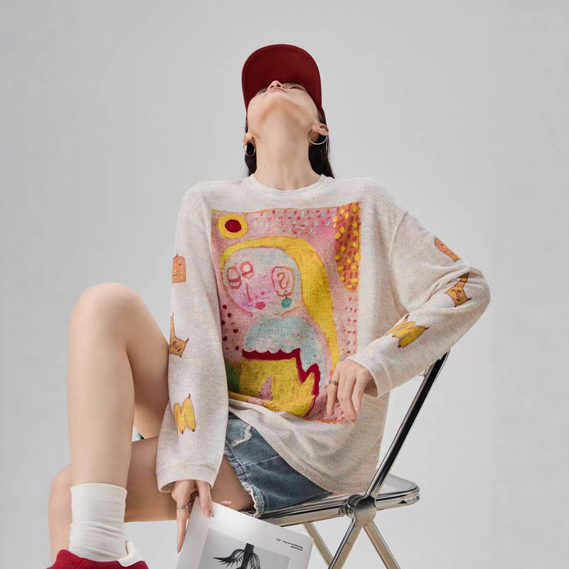 Gu Li Li's Minimalist and High-End Style Printed Long-Sleeve T-Shirt for Women, a Very Stylish and Thin Design for Early Spring