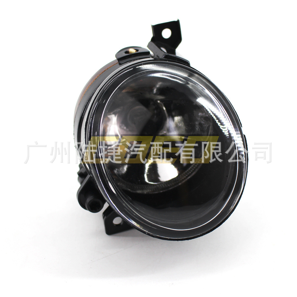 Suitable for 05-09 Volkswagen Sagitar Jetta MK5 Golf 5GTI fog lamp bar lamp 1T0941699D