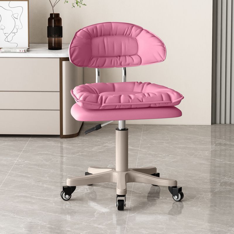 Playful powder + metal bearing wheel