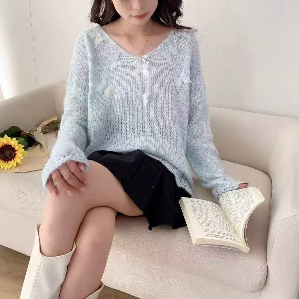 2025 New Cross-Border Autumn and Winter Knitted Cardigan Women's Tops Sweater Women's Soft and Waxy Loose Lazy Style Design Unique