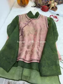 女式马甲;女式衬衫;连衣裙