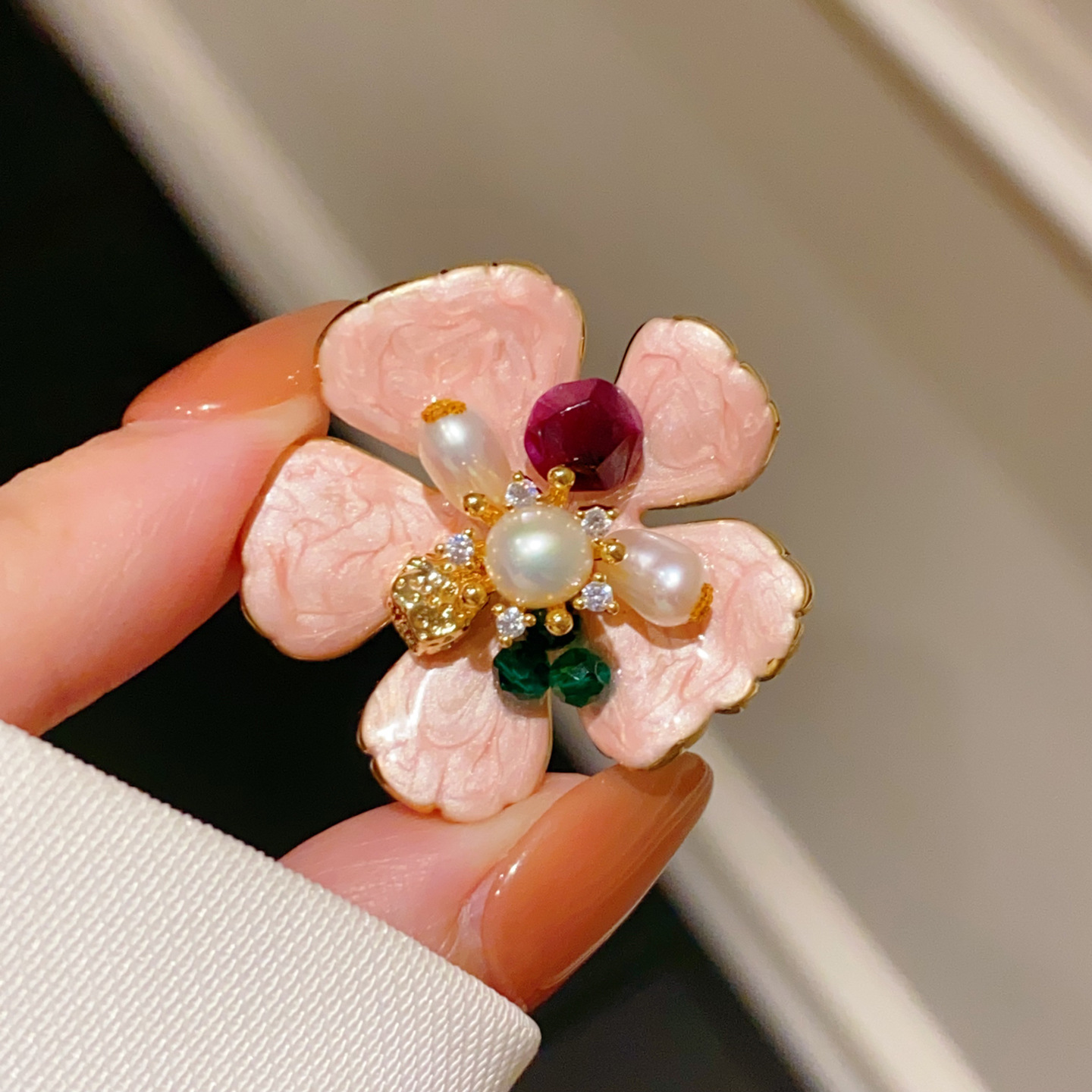 Retro New Chinoiserie Fairy-Like Pink Enamel Flower Brooch Corsage Elegant Elegant Natural Pearl Pin Buckle