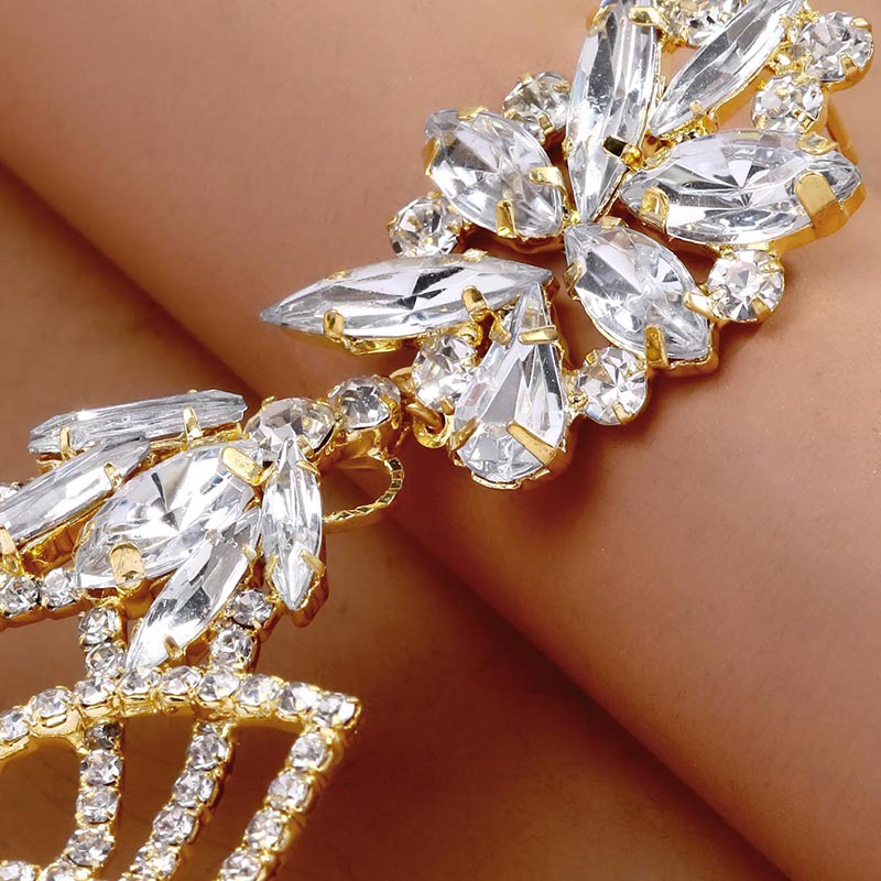 Europa y los Estados Unidos venden flores grandes diamantes exagerados retró alto sentido largo pendientes de boda pendientes de banquete